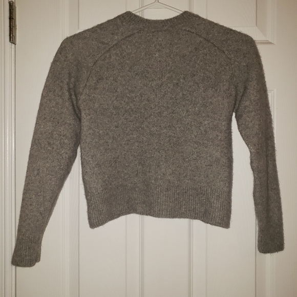 Babaton Luxe Cashmere Crew - Picture 3 of 10